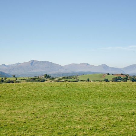 Cefn Bach Vila Capel Garmon Exterior foto