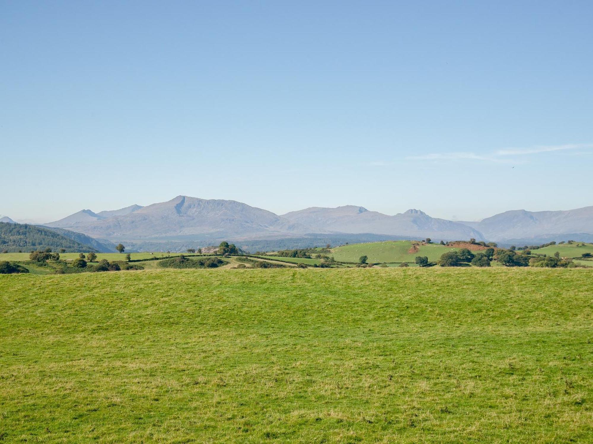 Cefn Bach Vila Capel Garmon Exterior foto